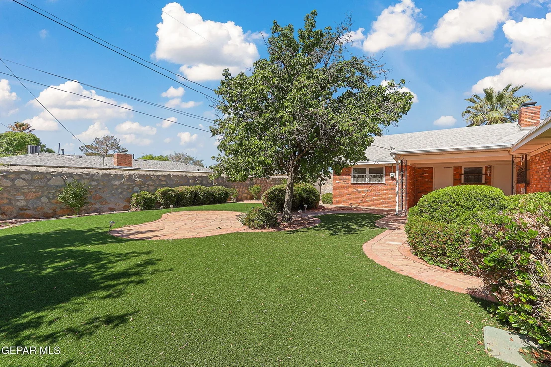 Photo of 9000 MCCABE Drive