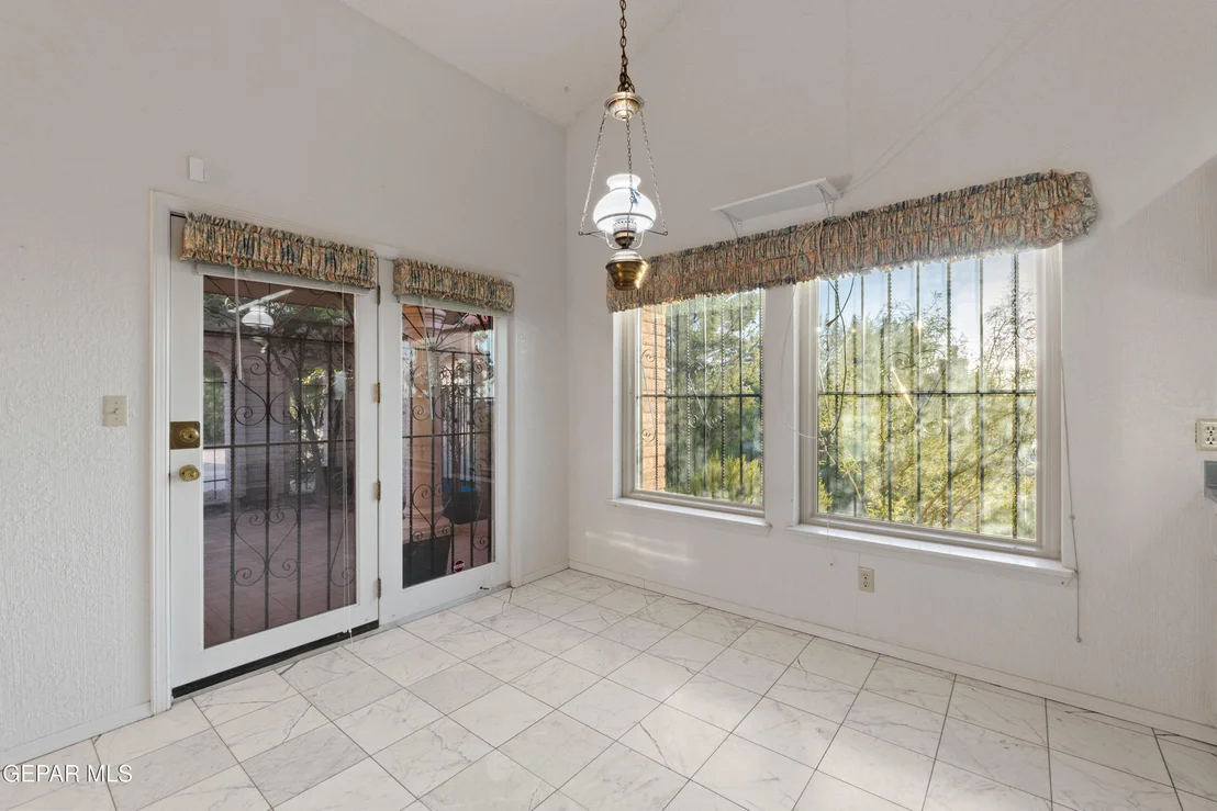 Photo of 401 Sharondale Drive