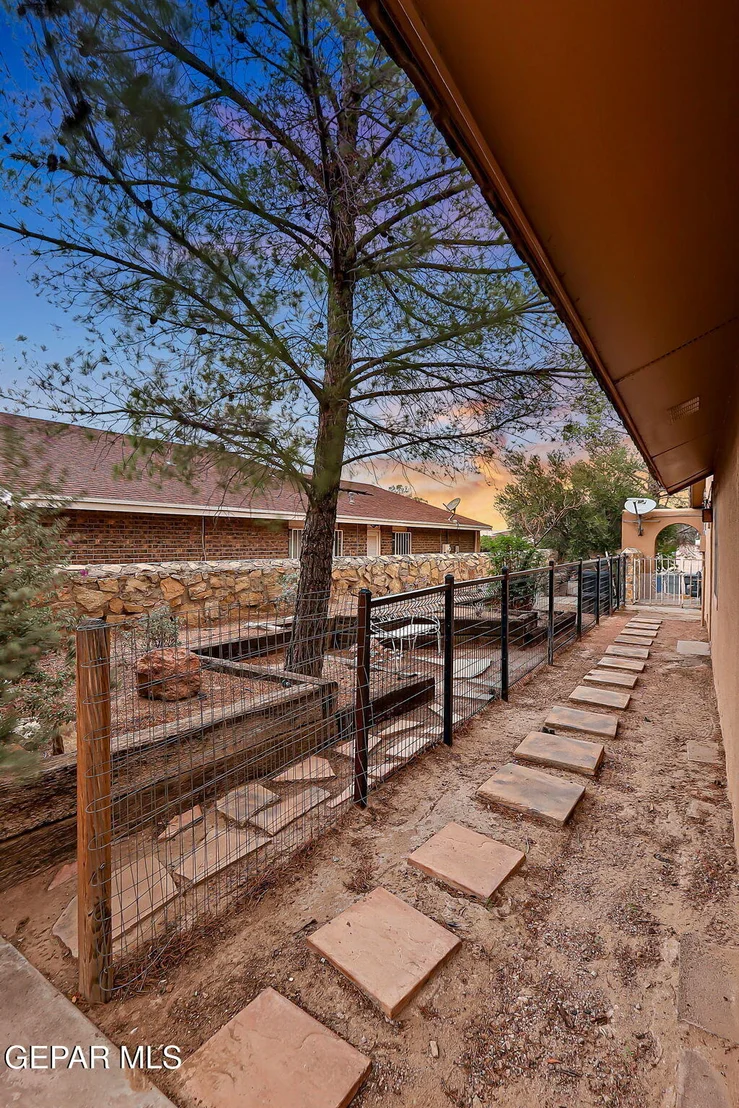 Photo of 11604 Cedar crest Drive