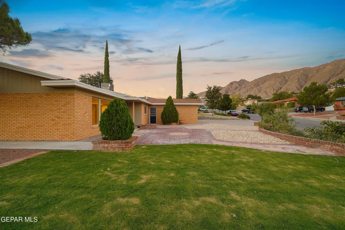 Photo of 4401 BUCKINGHAM Drive