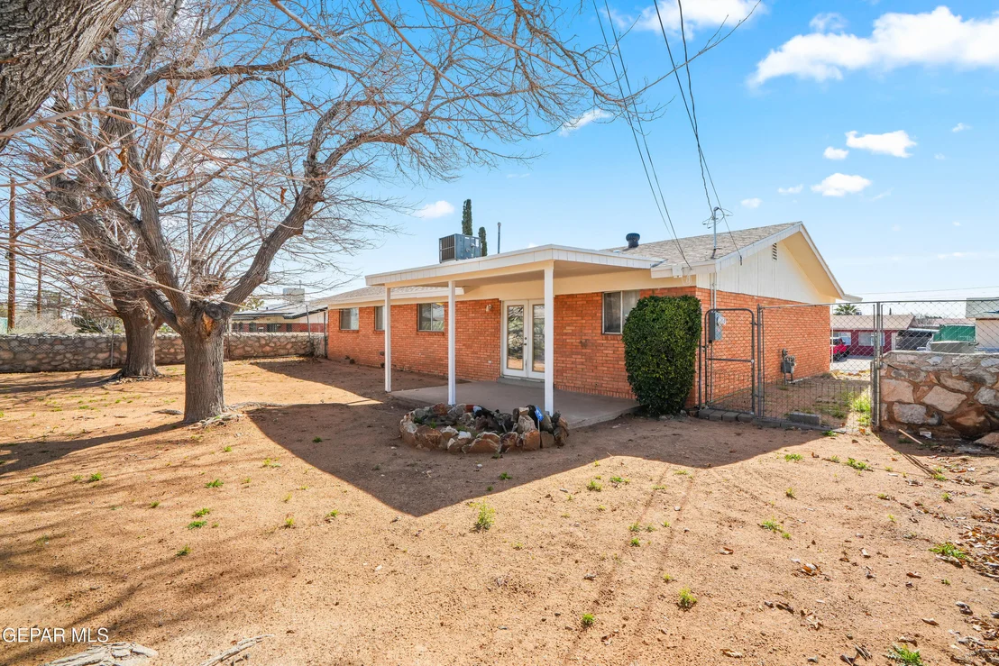 Photo of 4701 HARCOURT Drive
