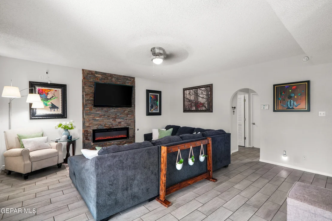 Photo of 2905 CAMARENA Place