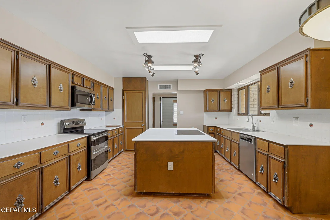 Photo of 7770 WESTSIDE Road