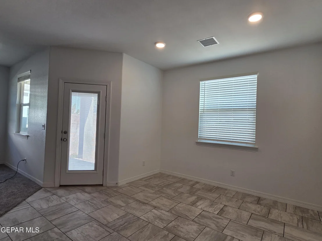 Photo of 6024 HIDDEN ROW Avenue