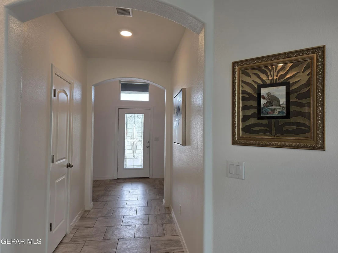 Photo of 6024 HIDDEN ROW Avenue