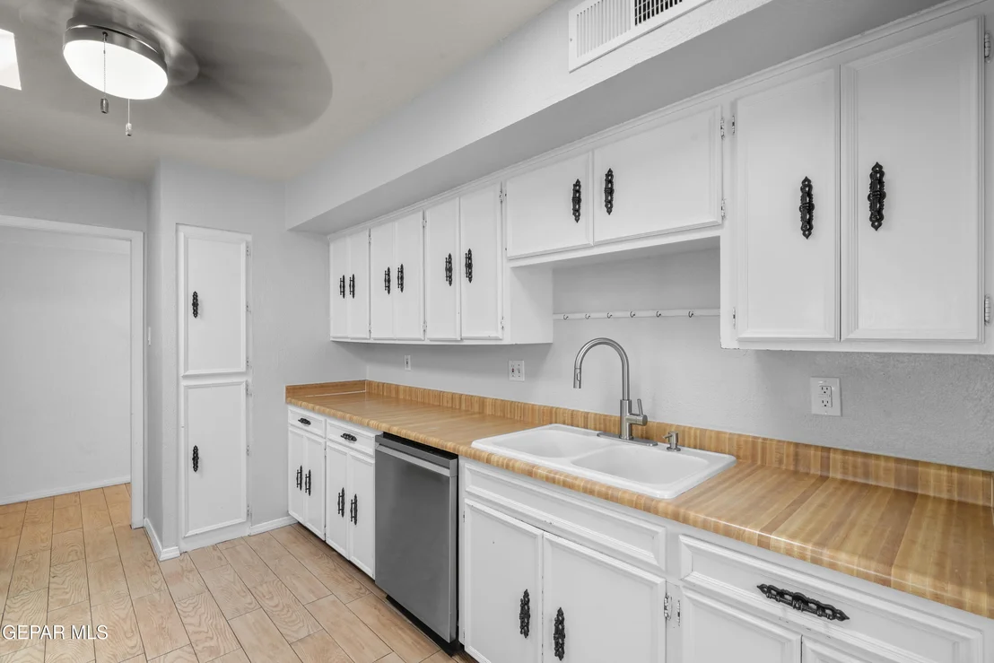 Photo of 6957 GRANERO Drive