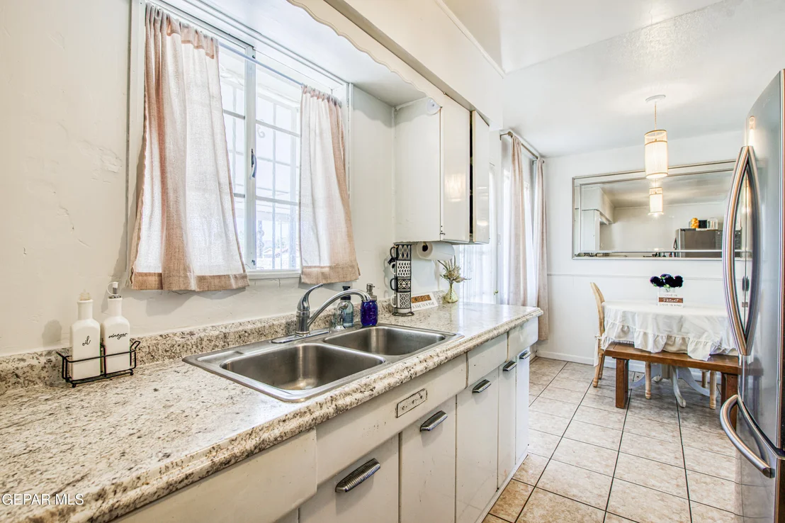 Photo of 1121 Belen Road