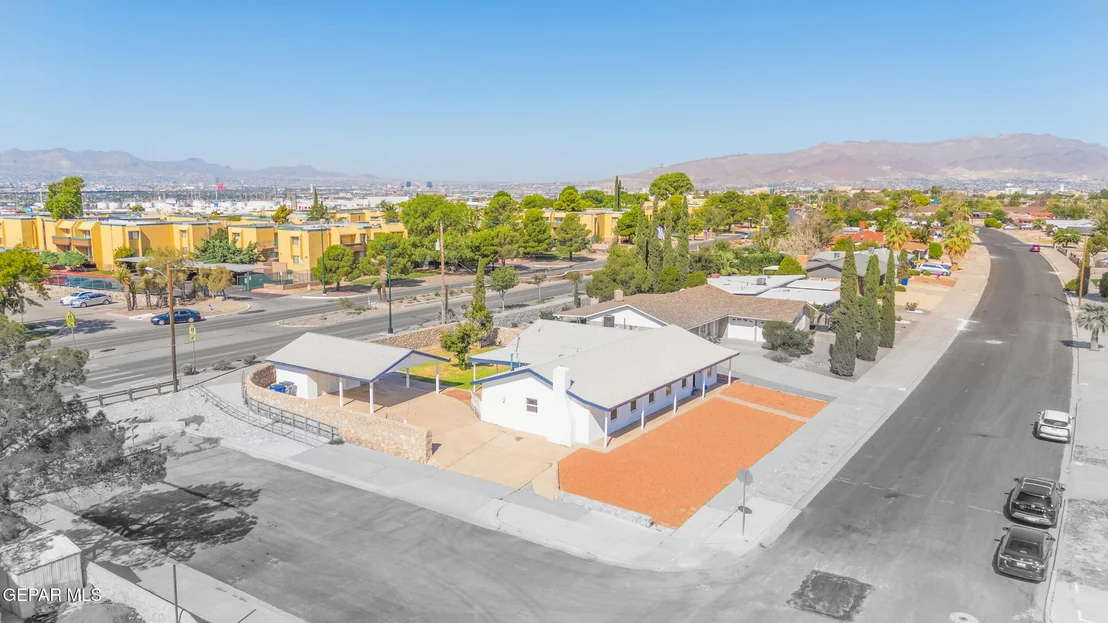 Photo of 8312 Mineola Drive