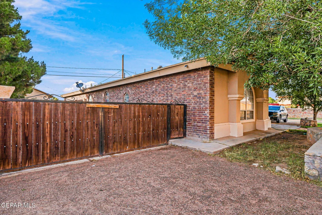 Photo of 411 BURKETT Drive
