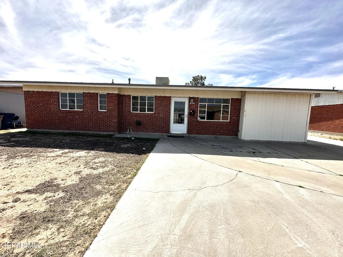 Photo of 8124 BURNHAM Road