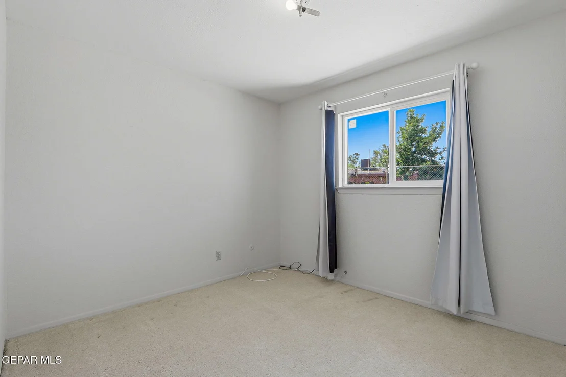 Photo of 8400 FURMAN Place