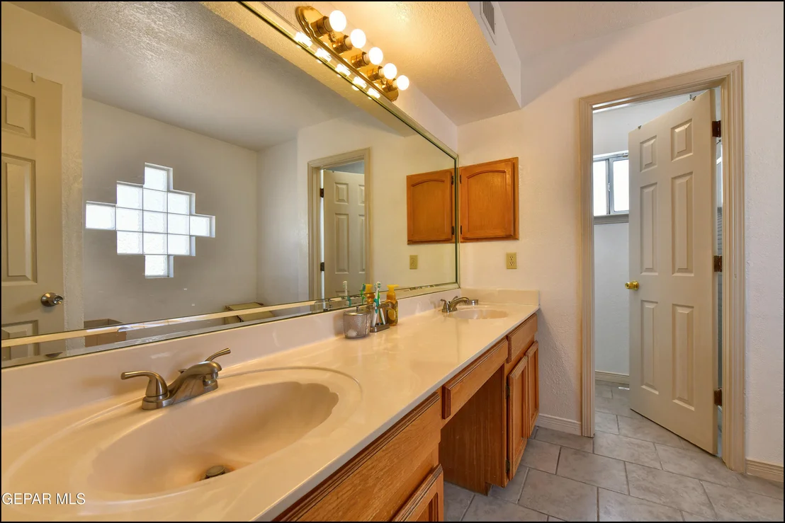 Photo of 7653 DIANJOU Drive