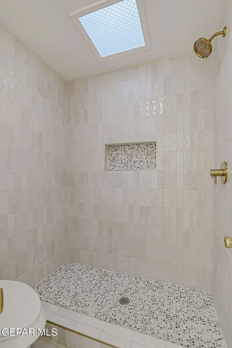 Photo of 836 ESPOLON Drive