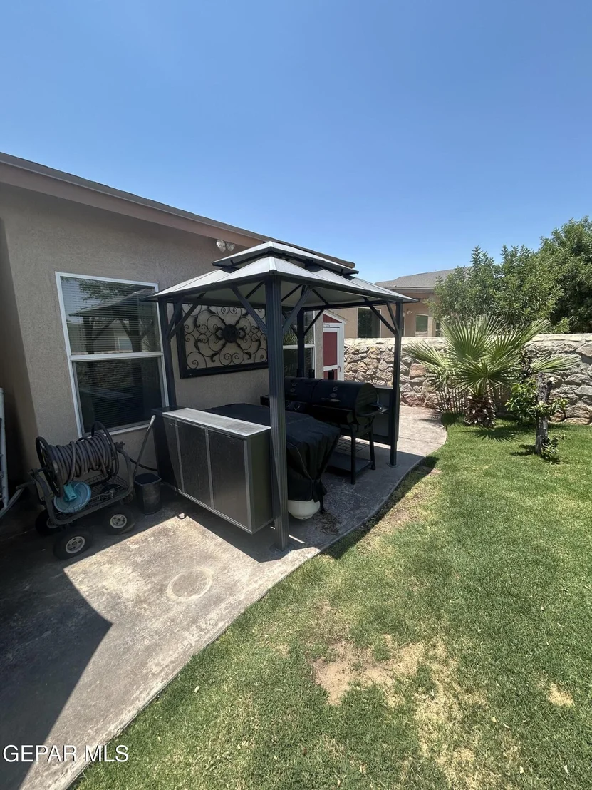 Photo of 637 TORRES ALTOS Street