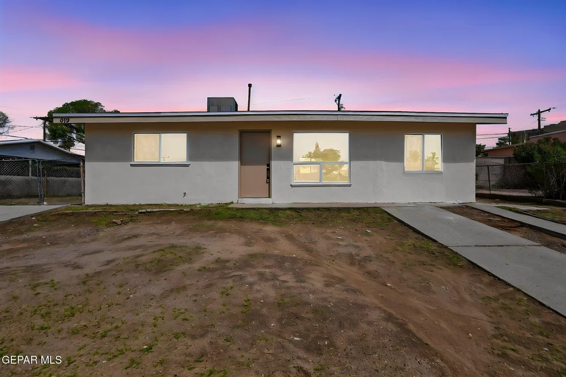 Photo of 919 N CLARK Drive