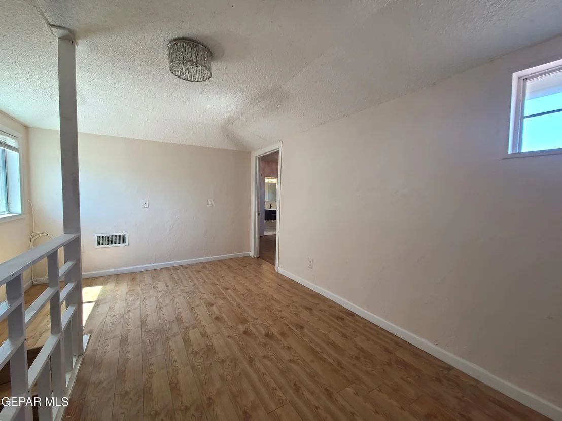 Photo of 1714 BANKER Road