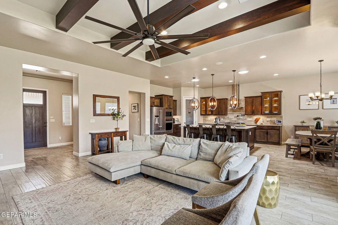 Photo of 5884 Valle Sonar Avenue
