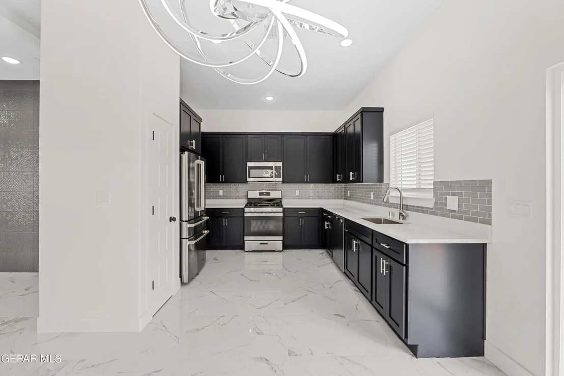 Photo of 3772 Scheme Place