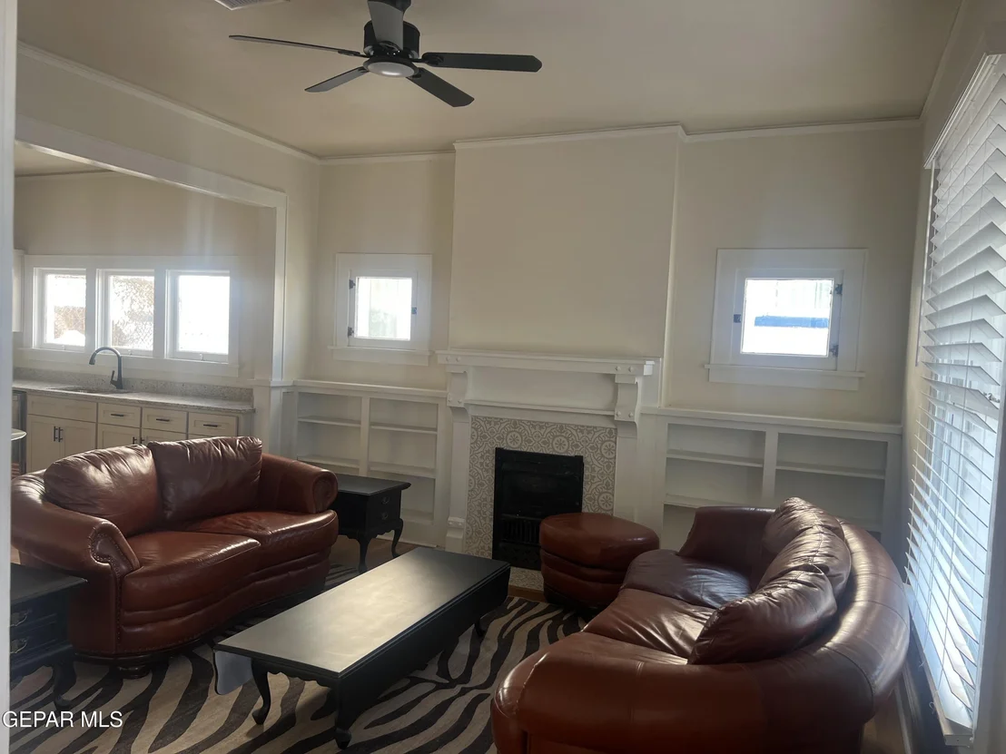 Photo of 507 E CLIFF Drive