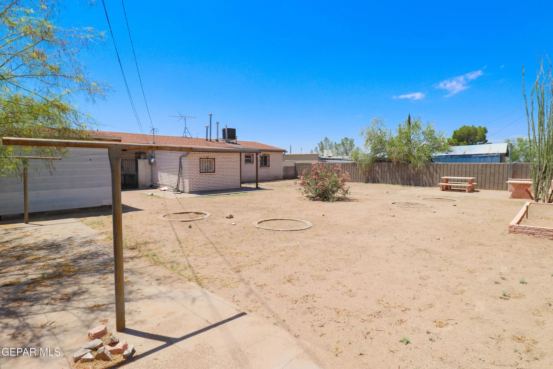 Photo of 945 N CLARK Drive