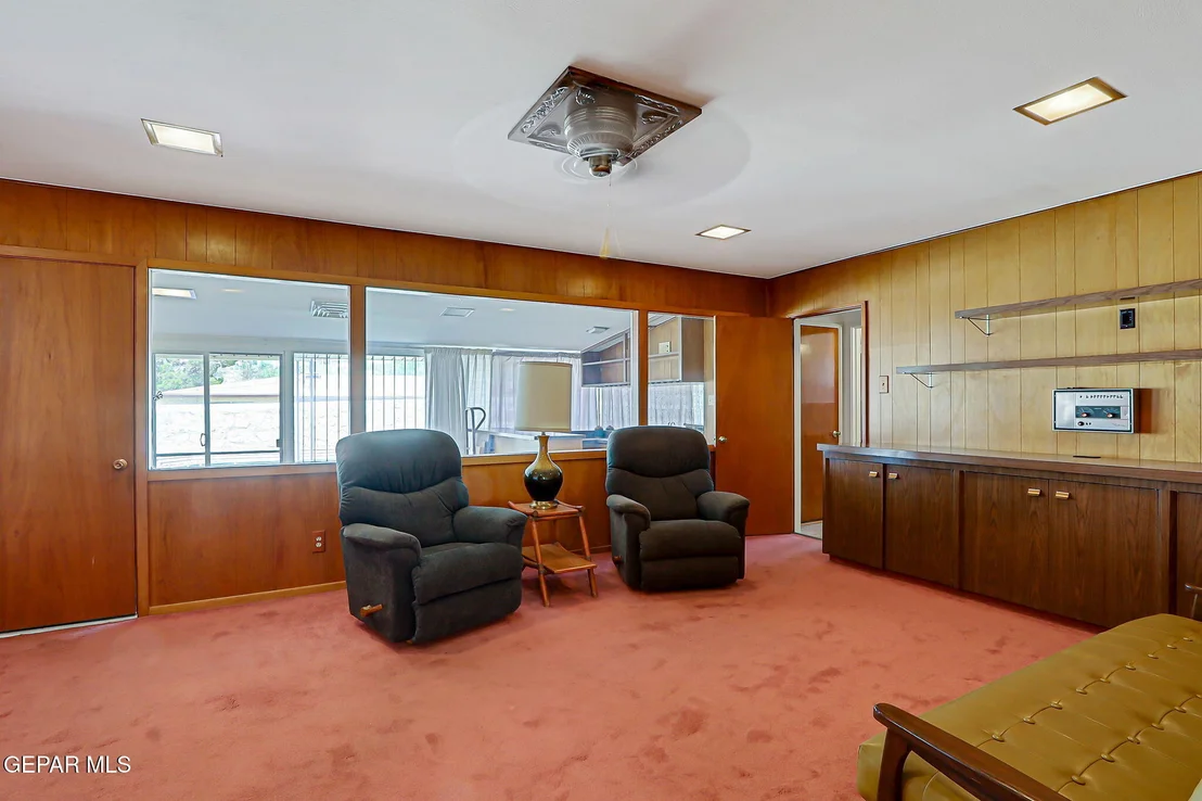 Photo of 4209 NORFOLK Lane