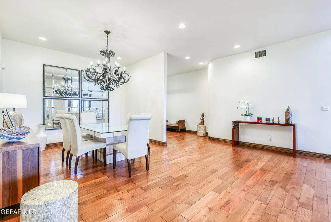 Photo of 6309 VIA SERENA Drive