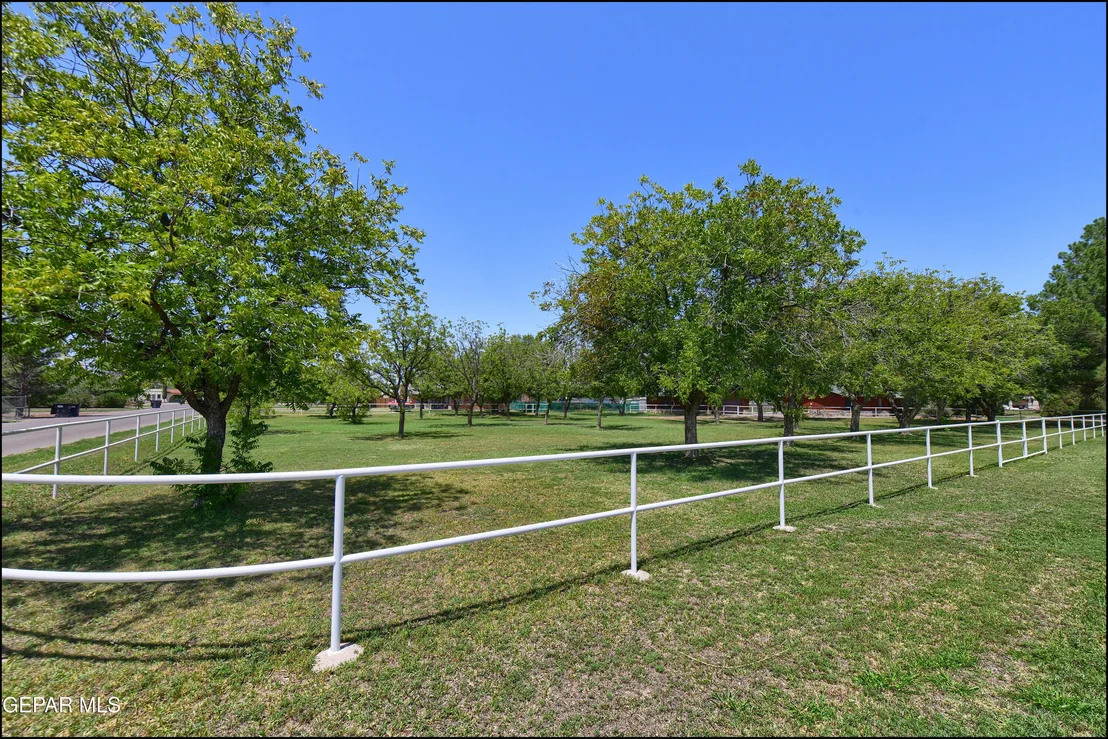 Photo of 6525 UPPER VALLEY Road