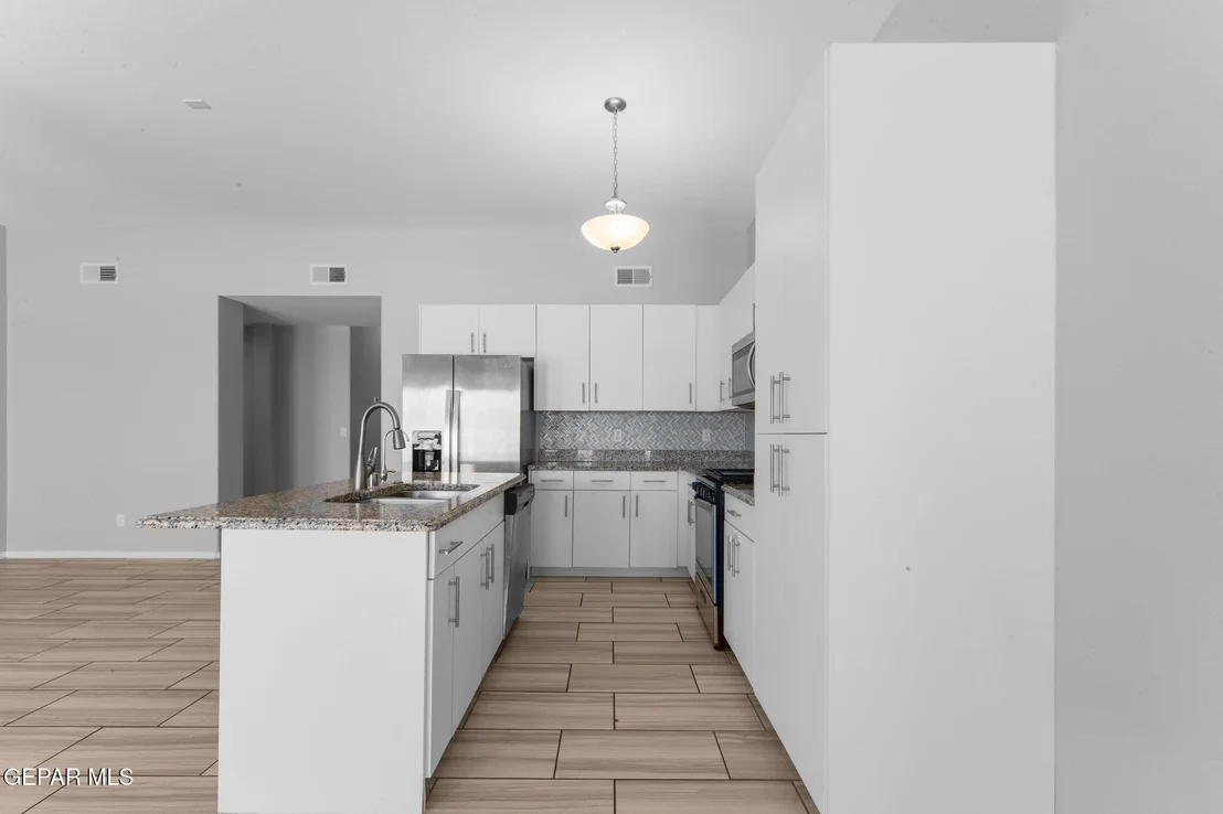 Photo of 938 YELDON Place