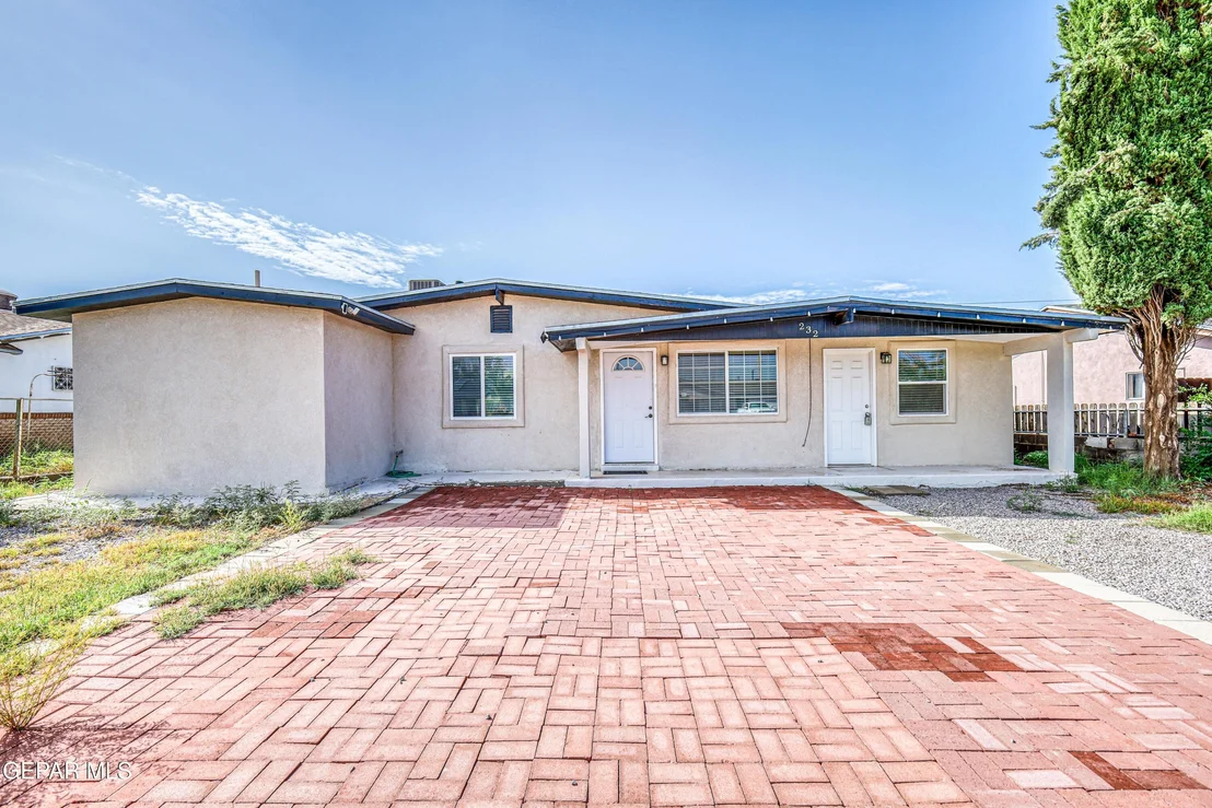 Photo of 232 E BORDERLAND Road