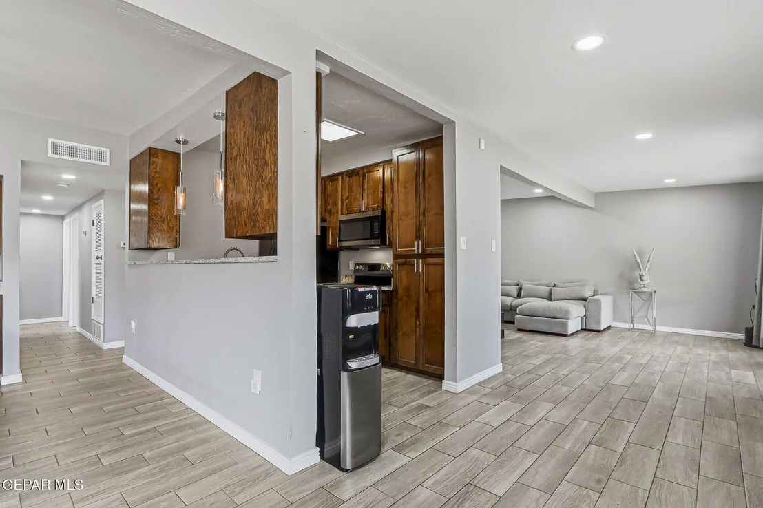 Photo of 313 MARDI GRAS Drive