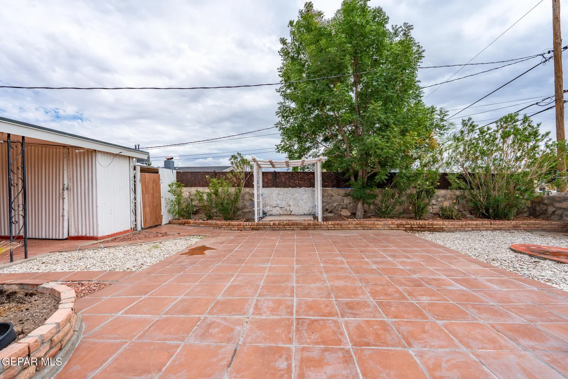 Photo of 8516 Mineola Drive