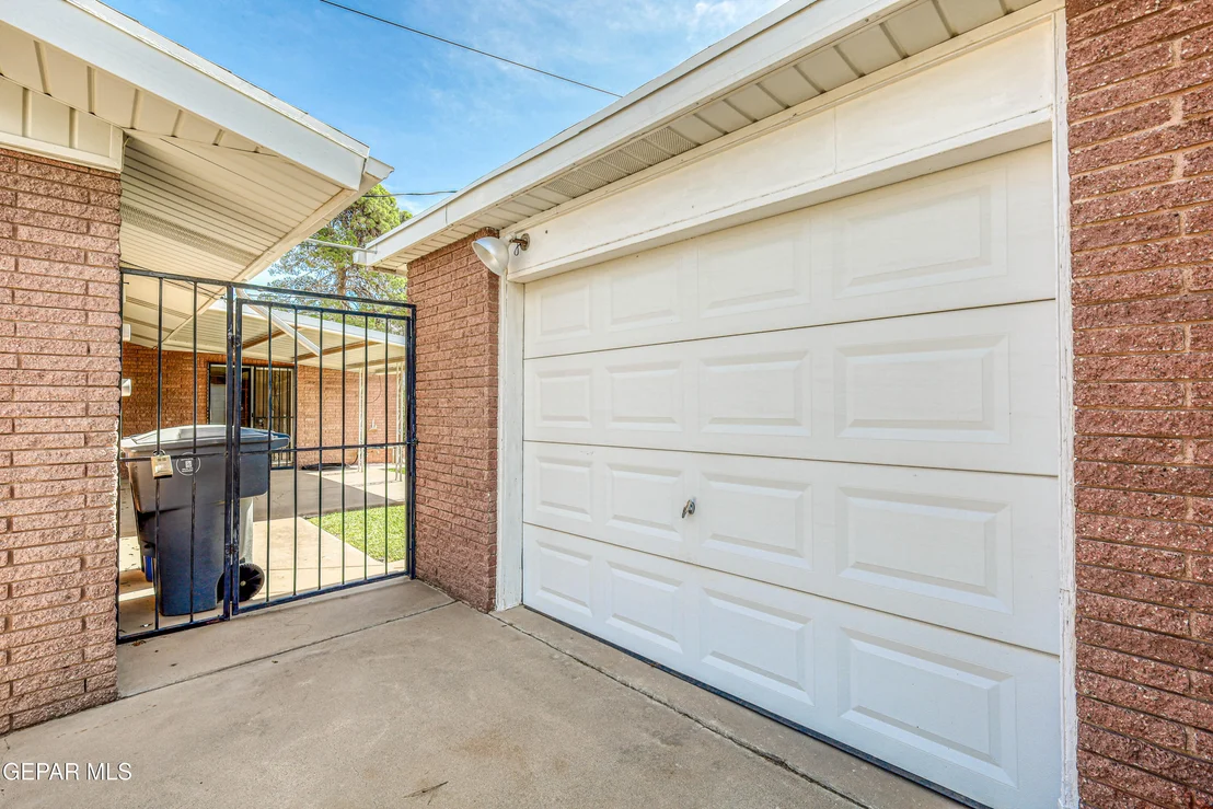 Photo of 309 DE LEON Drive