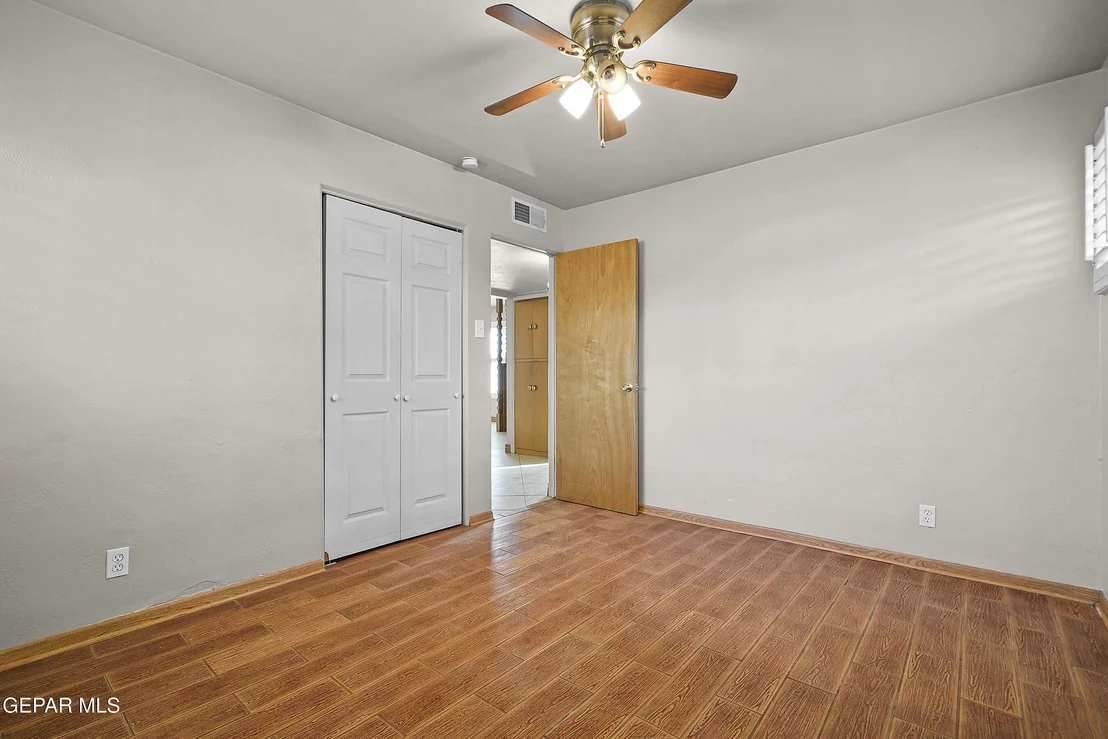 Photo of 904 Apple Lane