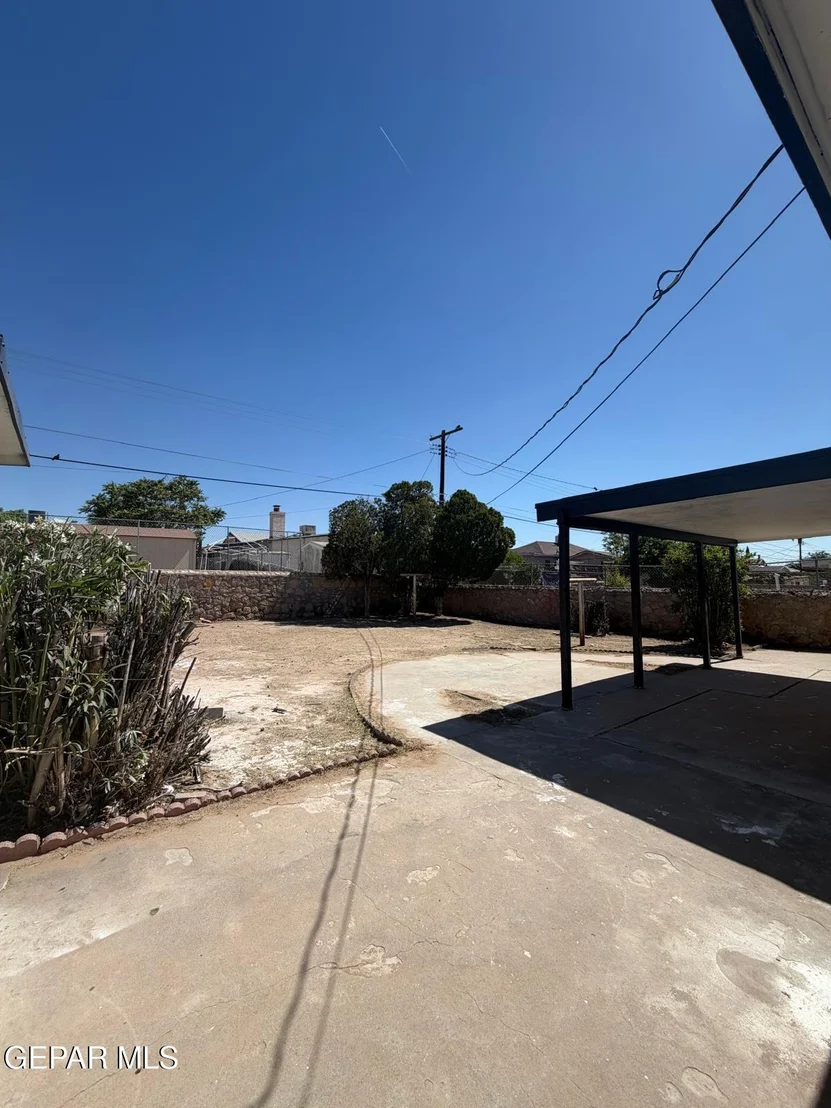 Photo of 6223 ALGONQUIN Road