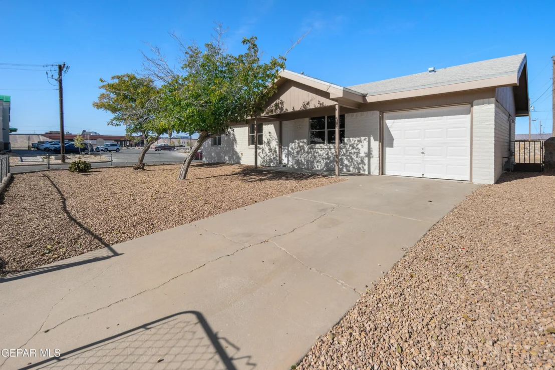 Photo of 200 ROMERIA Drive