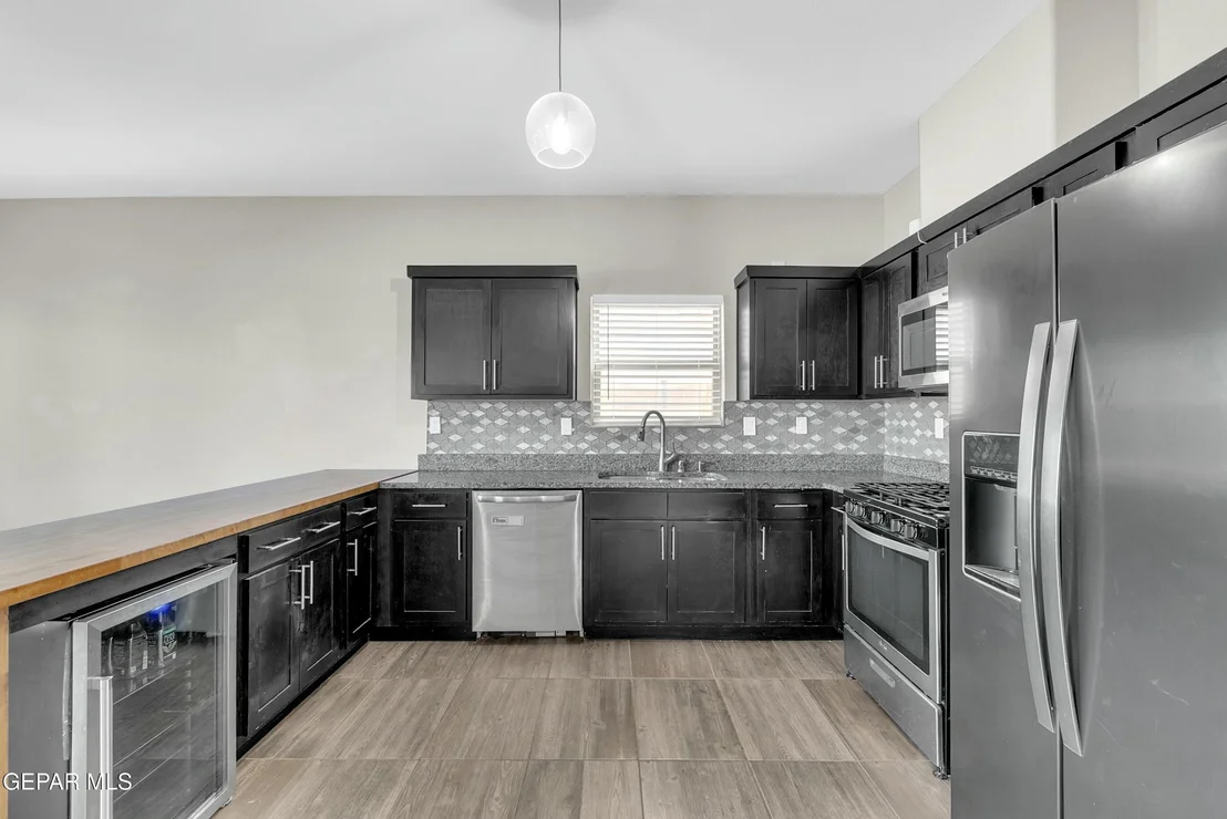 Photo of 3600 Essence Street