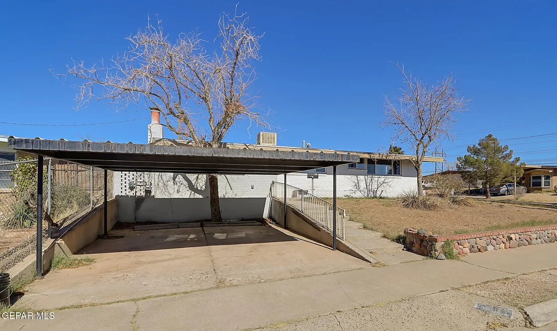 Photo of 5609 MARTIN Lane