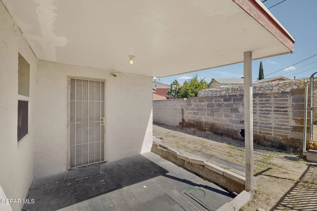 Photo of 766 FREDERICK Road