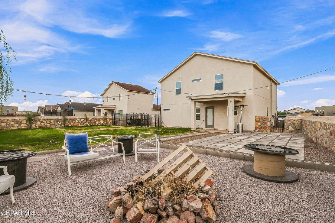 Photo of 433 TWILIGHT Drive