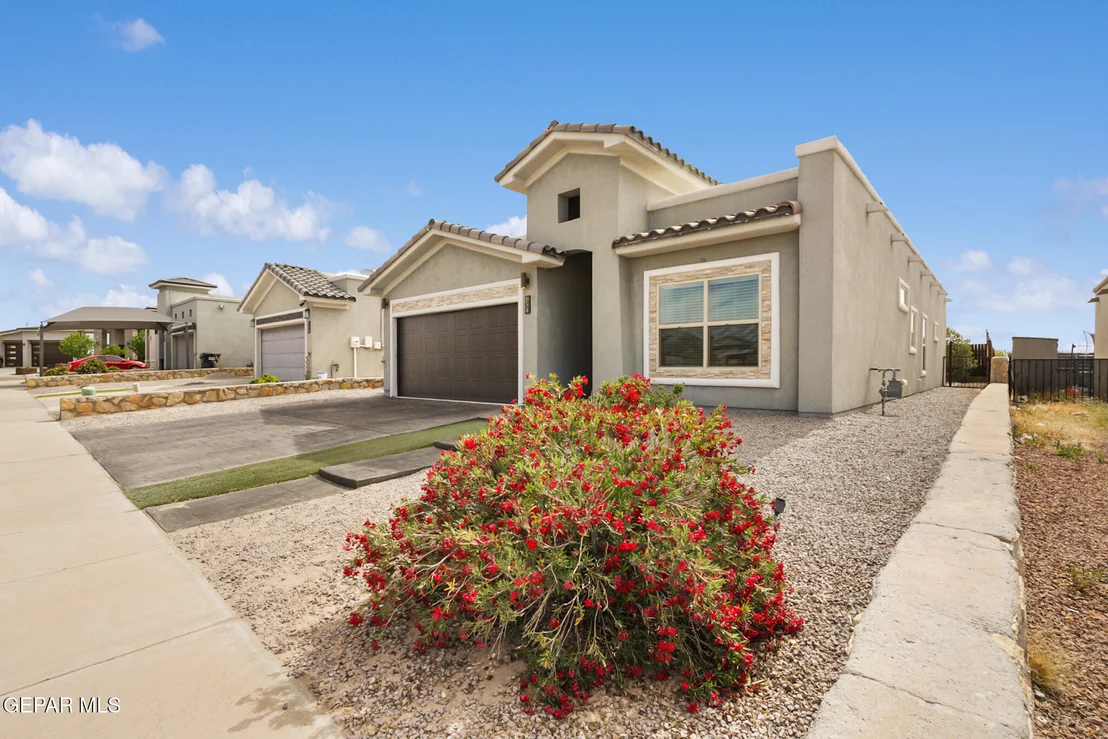 Photo of 654 DARLINGTON Drive