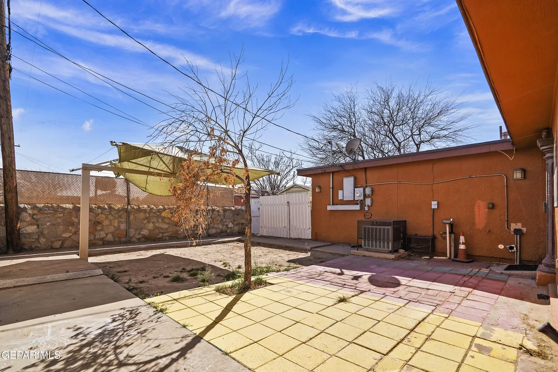 Photo of 412 1/2 DOLAN Street