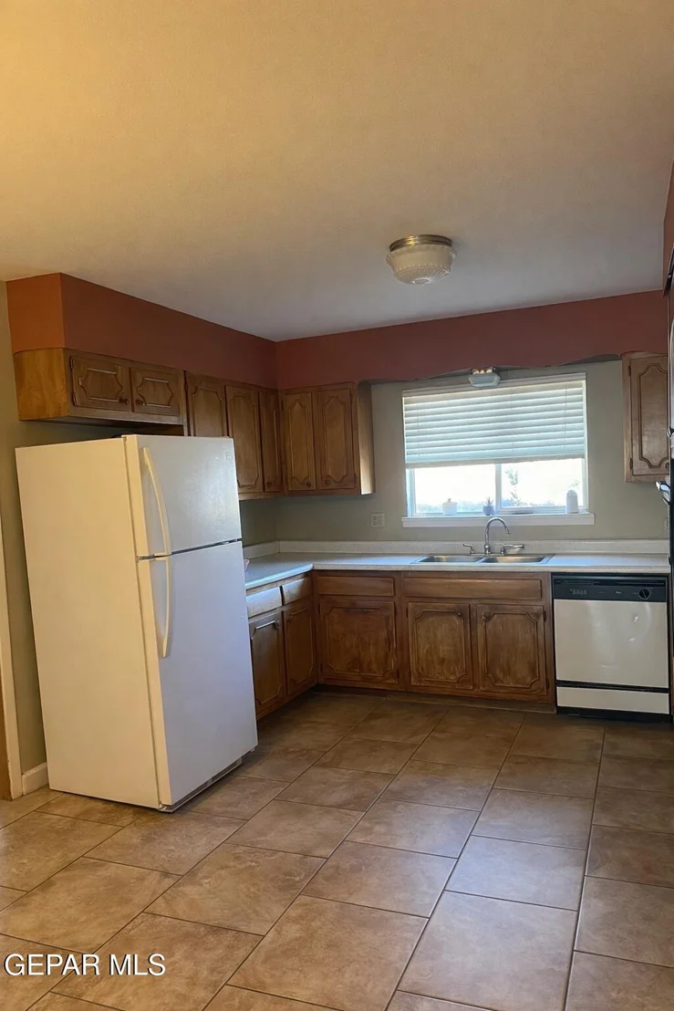 Photo of 2424 KILMARNOCK Drive