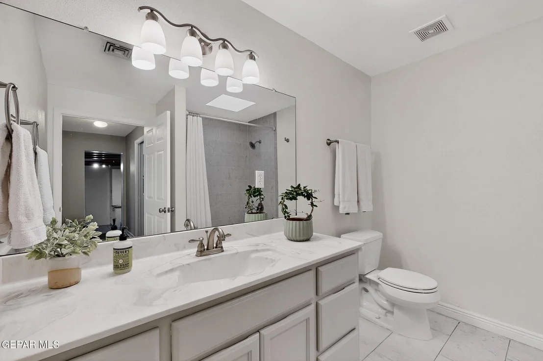 Photo of 3224 N Stanton Street