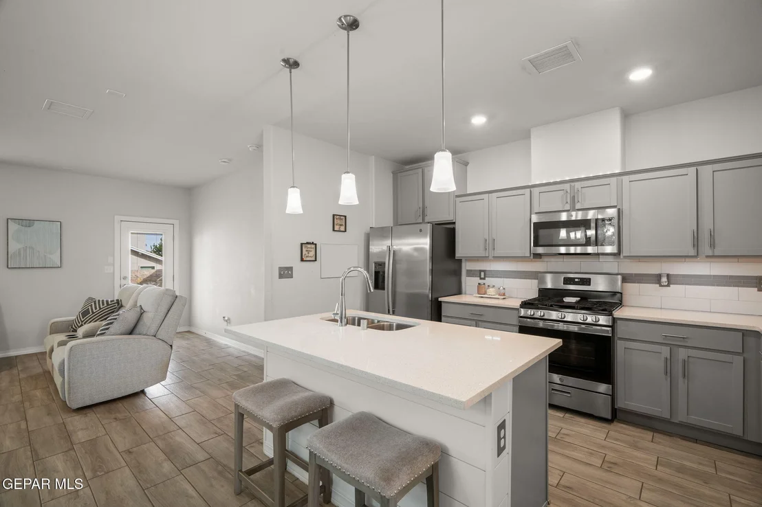 Photo of 5464 Stonehill Drive