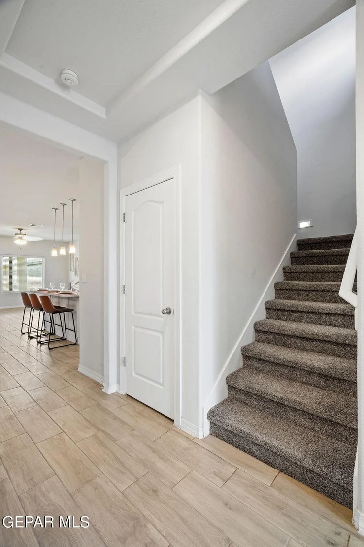 Photo of 913 Airship Place