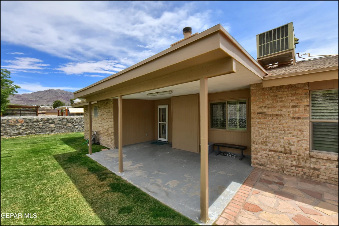 Photo of 6827 AMPOSTA Drive