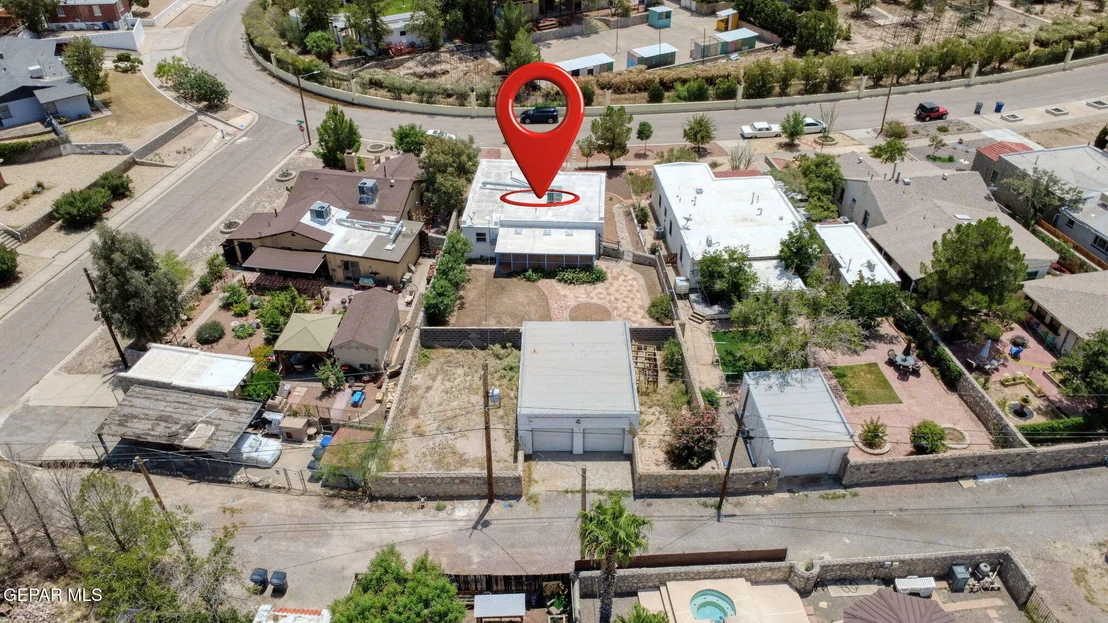 Photo of 2037 CRESCENT Circle