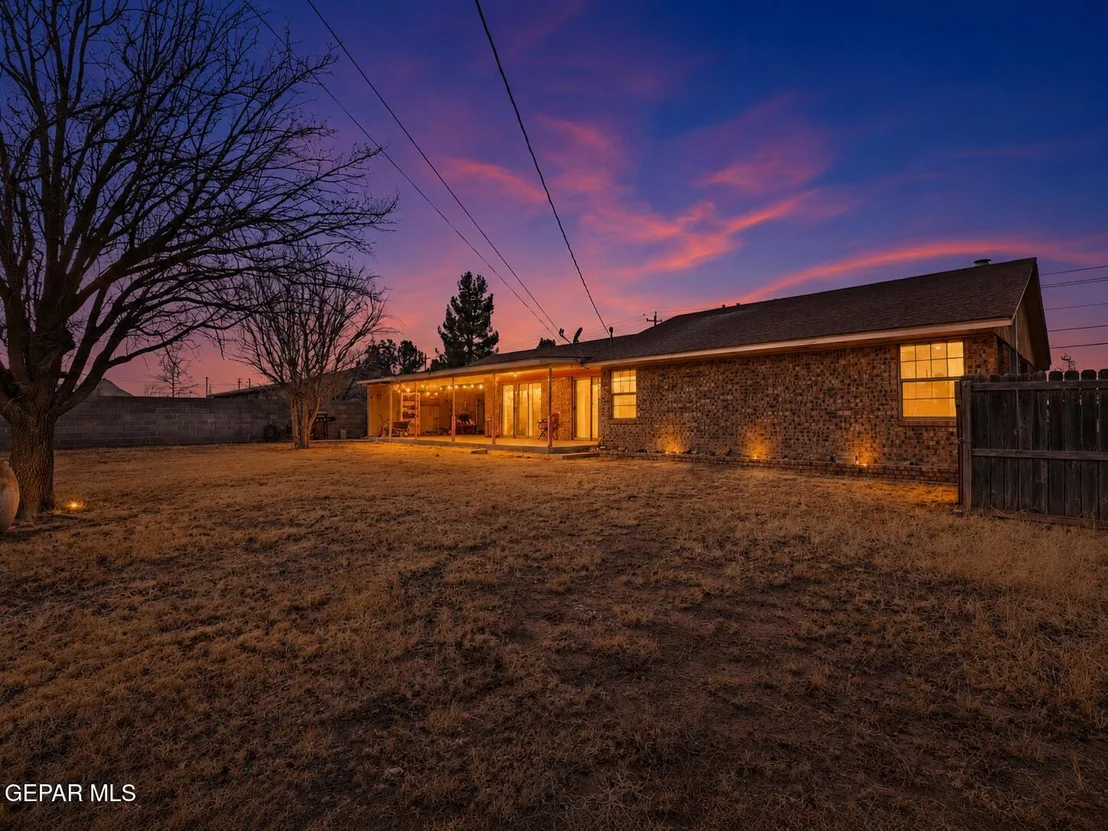 Photo of 1100 W FORT DAVIS Avenue
