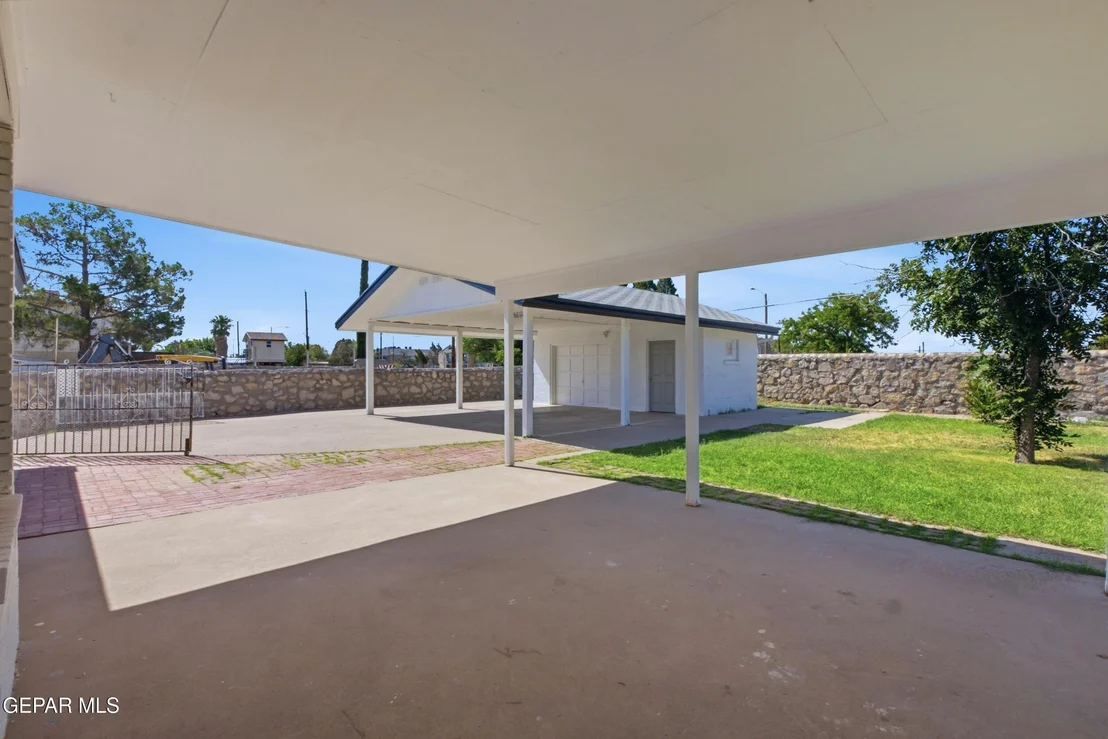 Photo of 8312 Mineola Drive