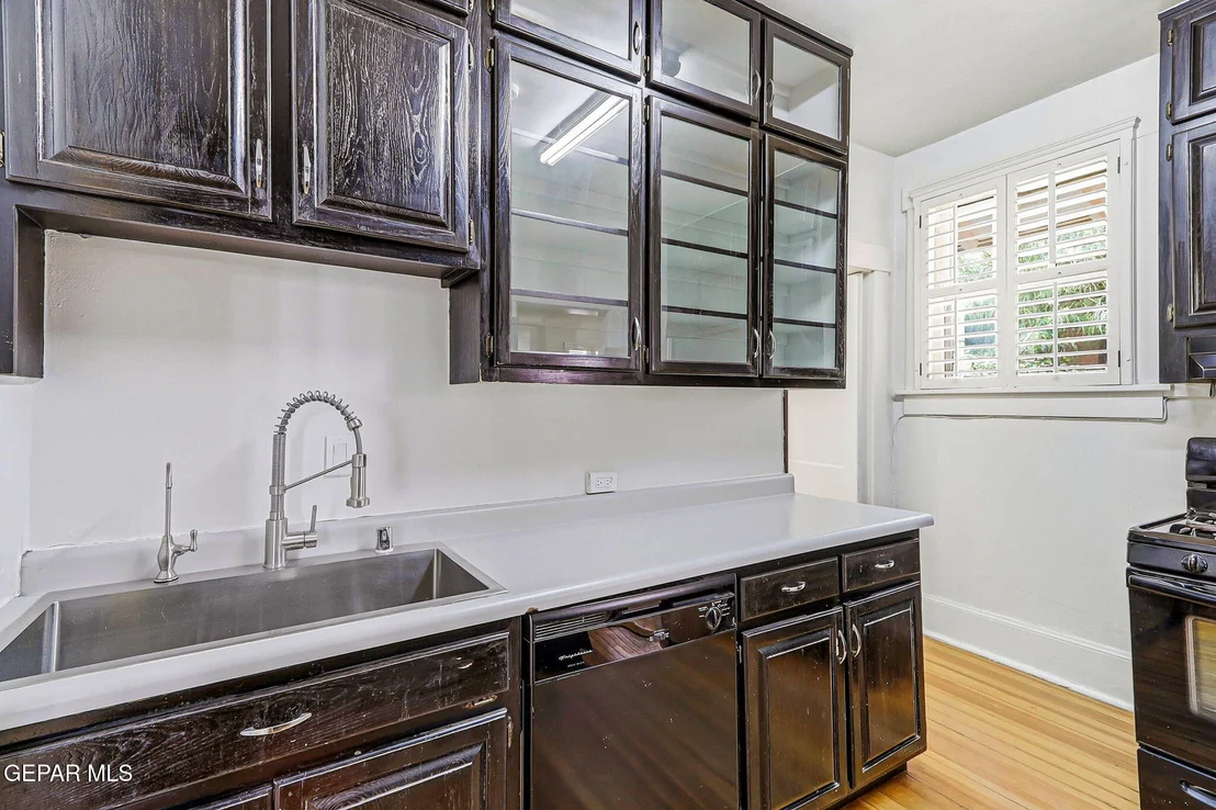 Photo of 1512 ELM Street